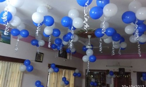 simple-balloon-decoration on wall